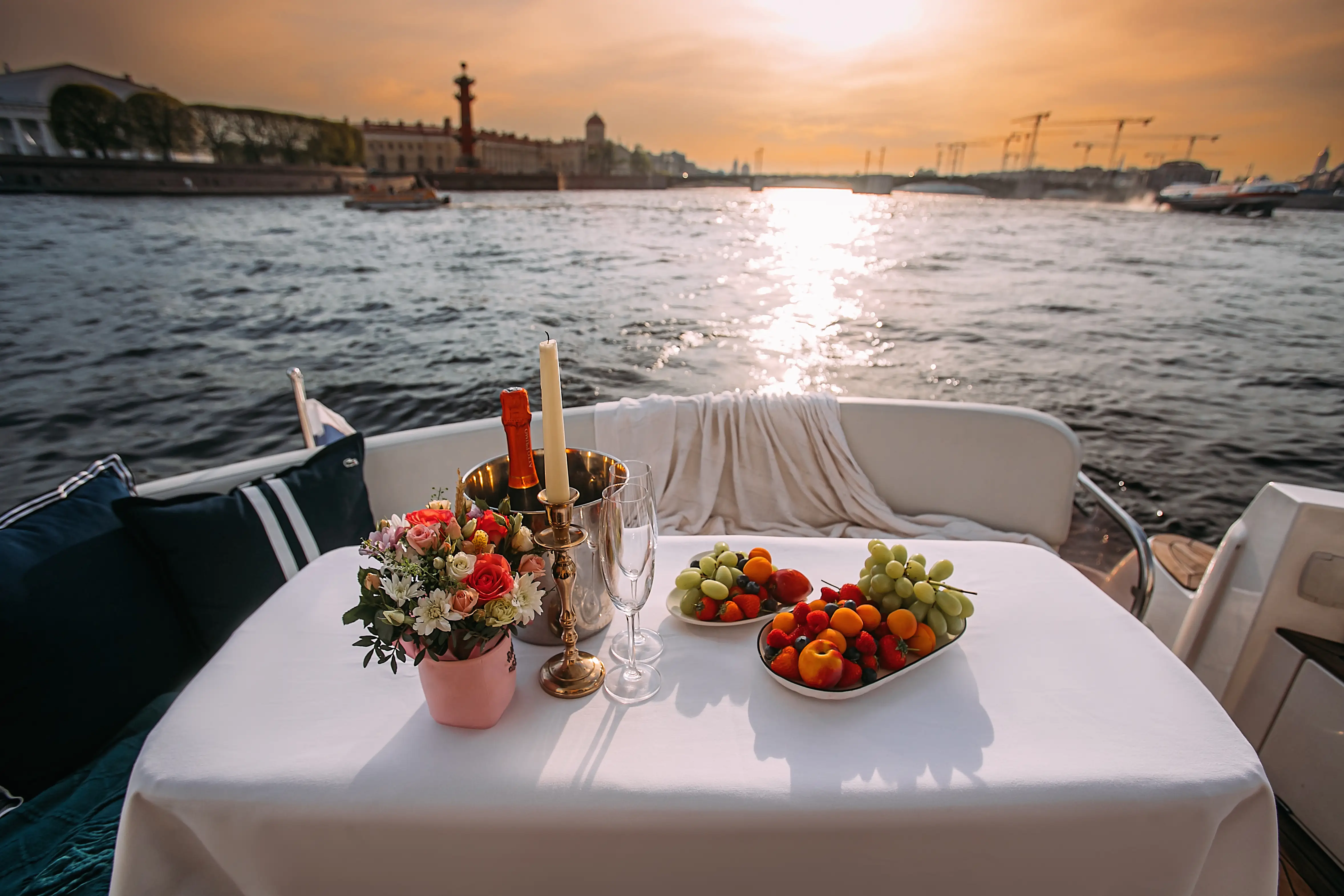 Яхта Sealine 39 AMO image- 9